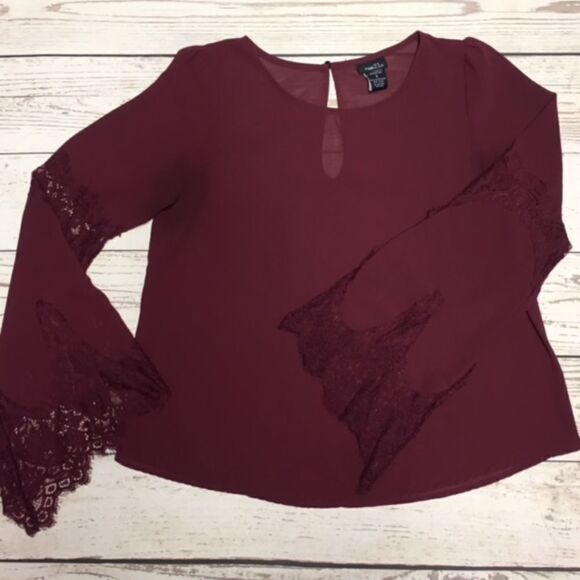 Rue 21 Lace Bell Sleeve Burgundy Top - Picture 2 of 6